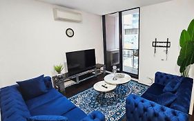 Luxurious 2 Bedroom Urban Retreat In The Heart Of Melbourne